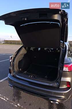 Внедорожник / Кроссовер Ford Kuga 2023 в 
