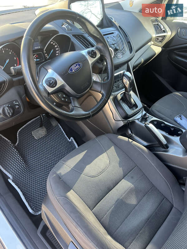 Внедорожник / Кроссовер Ford Kuga 2015 в Ирпене