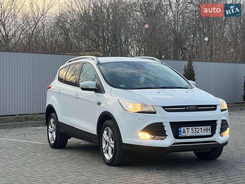 Внедорожник / Кроссовер Ford Kuga 2016 в Ивано-Франковске