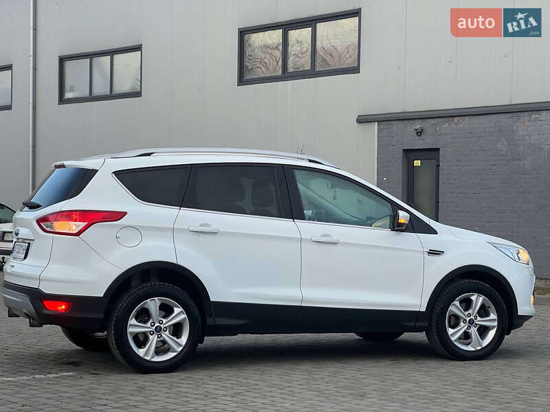 Внедорожник / Кроссовер Ford Kuga 2016 в Ивано-Франковске