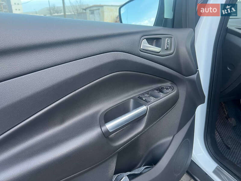 Внедорожник / Кроссовер Ford Kuga 2016 в Ивано-Франковске