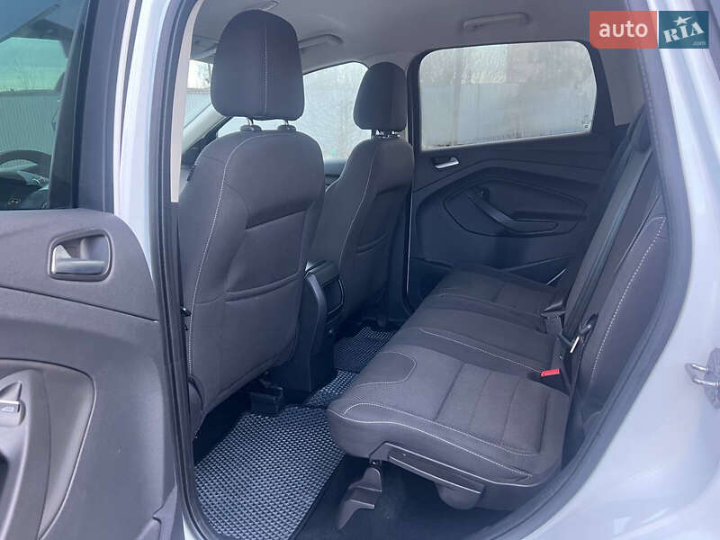 Внедорожник / Кроссовер Ford Kuga 2016 в Ивано-Франковске