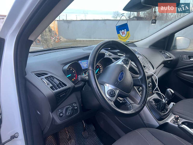 Внедорожник / Кроссовер Ford Kuga 2016 в Ивано-Франковске