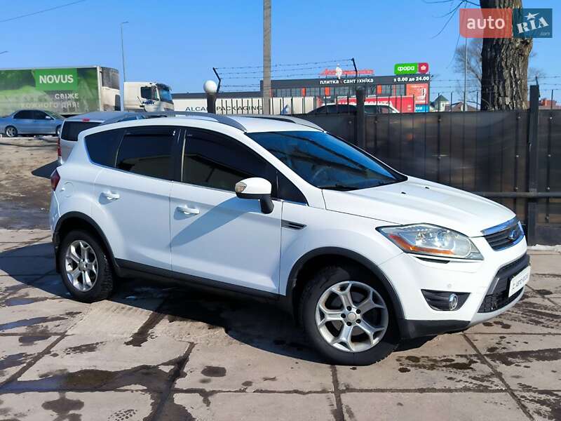 Позашляховик / Кросовер Ford Kuga 2012 в Києві