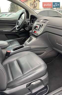 Внедорожник / Кроссовер Ford Kuga 2011 в 