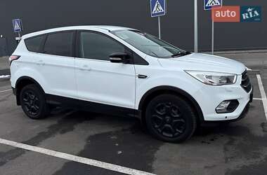 Внедорожник / Кроссовер Ford Kuga 2017 в Боярке