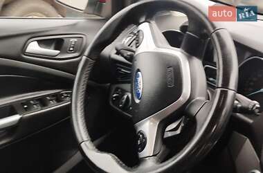 Внедорожник / Кроссовер Ford Kuga 2016 в Староконстантинове