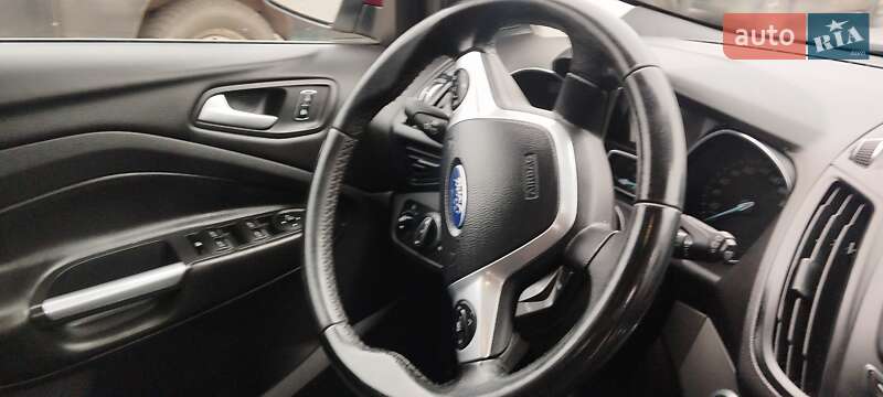Внедорожник / Кроссовер Ford Kuga 2016 в Староконстантинове