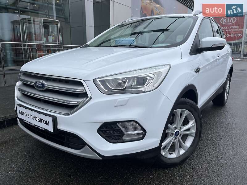 Внедорожник / Кроссовер Ford Kuga 2019 в 