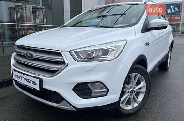 Внедорожник / Кроссовер Ford Kuga 2019 в 