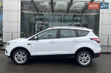 Внедорожник / Кроссовер Ford Kuga 2019 в 