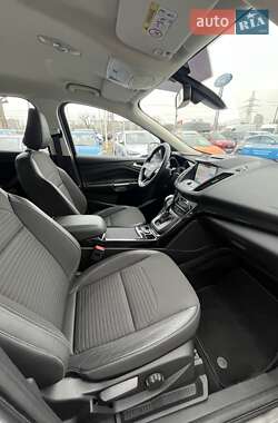 Внедорожник / Кроссовер Ford Kuga 2019 в 