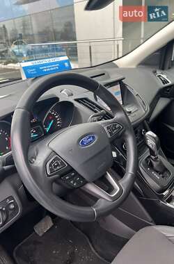 Внедорожник / Кроссовер Ford Kuga 2019 в 