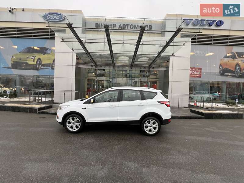 Позашляховик / Кросовер Ford Kuga 2019 в Києві