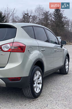 Позашляховик / Кросовер Ford Kuga 2010 в 
