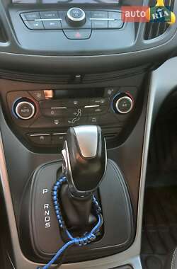Внедорожник / Кроссовер Ford Kuga 2019 в 