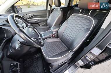 Внедорожник / Кроссовер Ford Kuga 2017 в 