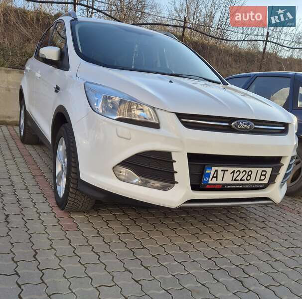 Внедорожник / Кроссовер Ford Kuga 2015 в Ивано-Франковске