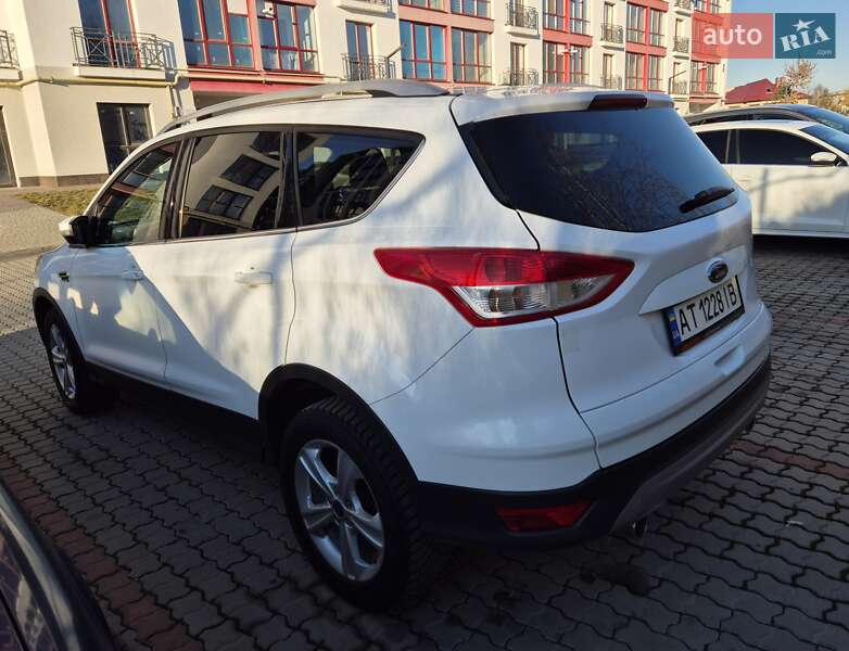 Внедорожник / Кроссовер Ford Kuga 2015 в Ивано-Франковске
