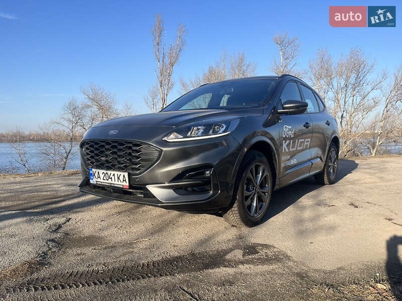 Внедорожник / Кроссовер Ford Kuga 2022 в 