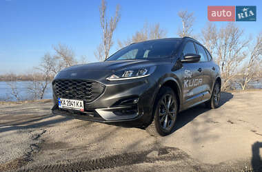 Внедорожник / Кроссовер Ford Kuga 2022 в 