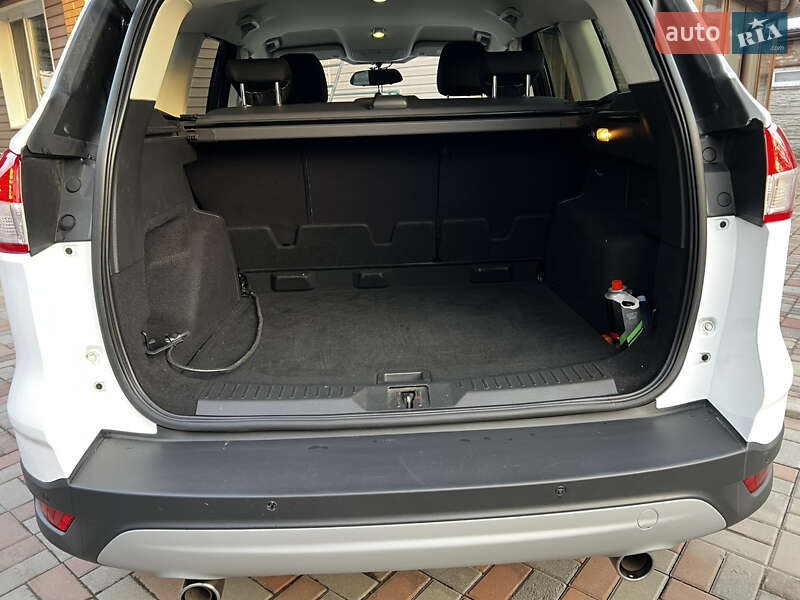 Внедорожник / Кроссовер Ford Kuga 2016 в Лубнах