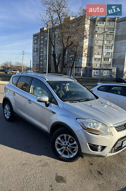 Внедорожник / Кроссовер Ford Kuga 2012 в 