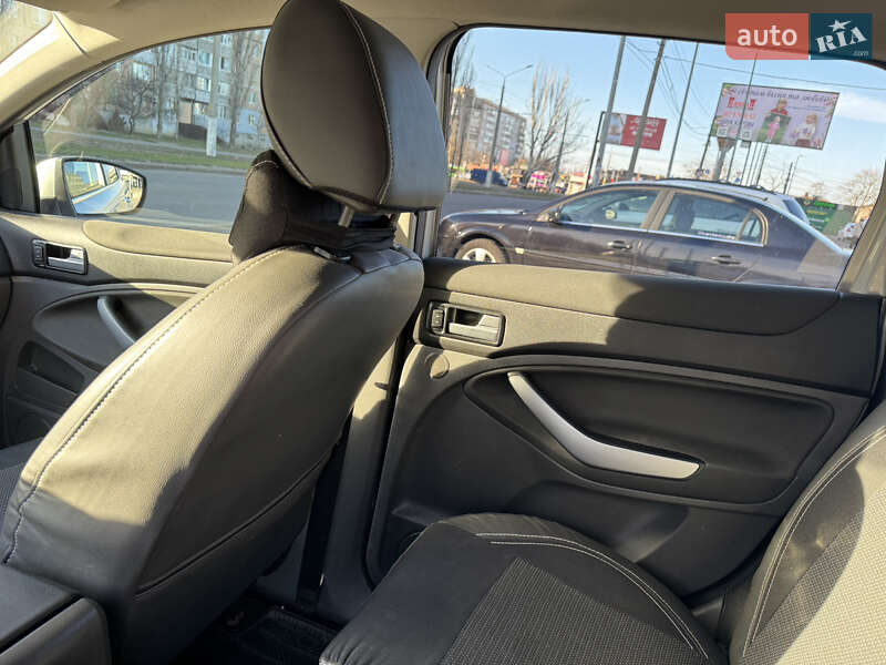 Внедорожник / Кроссовер Ford Kuga 2012 в Николаеве фото 14 Внедорожник / Кроссовер Ford Kuga 2012 в Николаеве