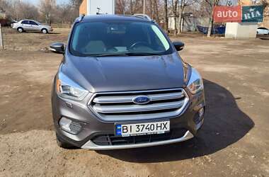 Внедорожник / Кроссовер Ford Kuga 2016 в 