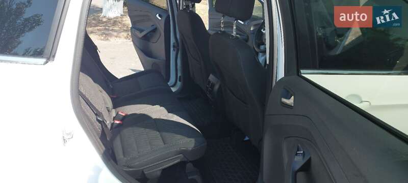 Внедорожник / Кроссовер Ford Kuga 2015 в Каменском