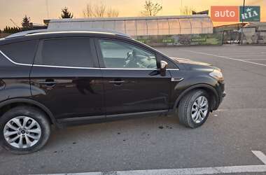Внедорожник / Кроссовер Ford Kuga 2010 в 