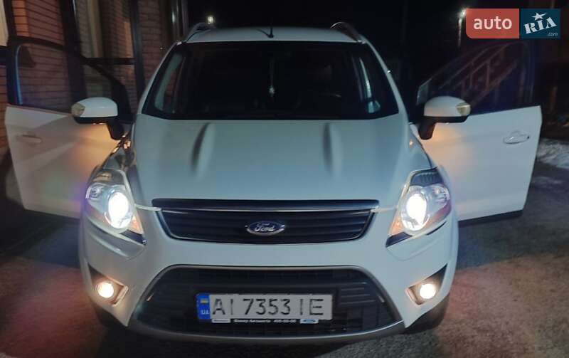 Внедорожник / Кроссовер Ford Kuga 2010 в 