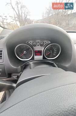 Внедорожник / Кроссовер Ford Kuga 2012 в 