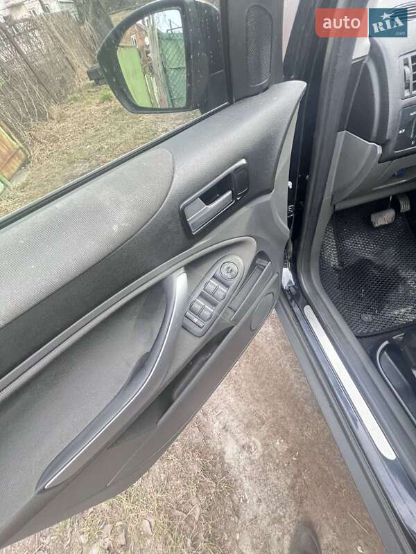 Внедорожник / Кроссовер Ford Kuga 2012 в Львове