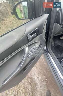Внедорожник / Кроссовер Ford Kuga 2012 в 