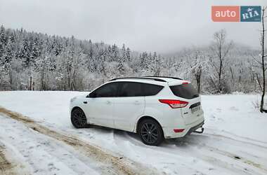 Позашляховик / Кросовер Ford Kuga 2013 в 