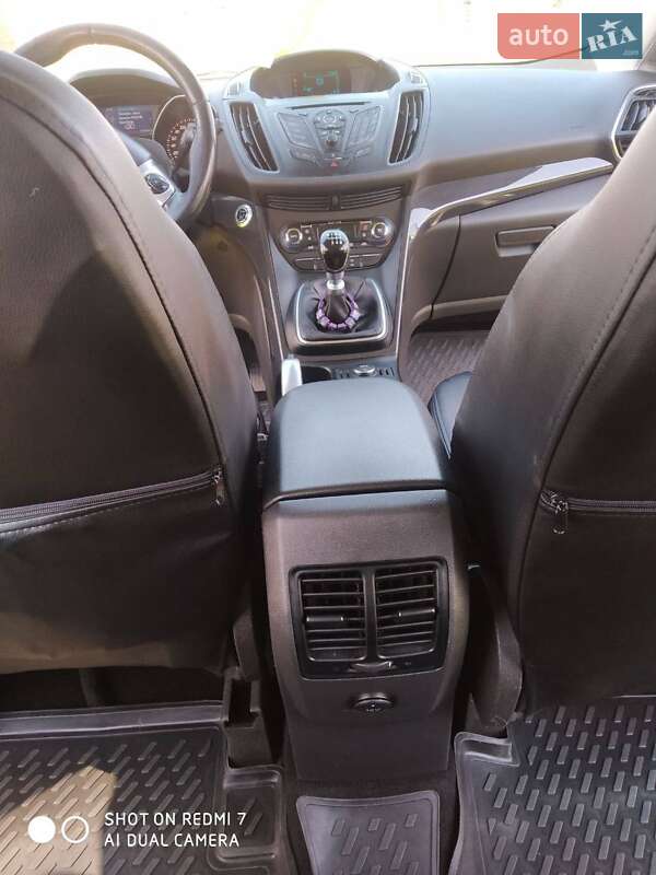 Позашляховик / Кросовер Ford Kuga 2015 в Шацьку фото 5 Позашляховик / Кросовер Ford Kuga 2015 в Шацьку