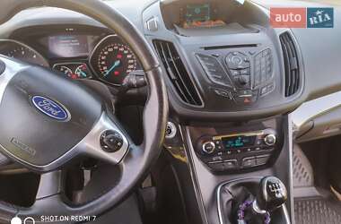 Внедорожник / Кроссовер Ford Kuga 2015 в 