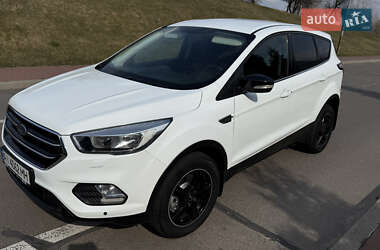 Внедорожник / Кроссовер Ford Kuga 2017 в 