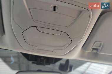Внедорожник / Кроссовер Ford Kuga 2017 в 