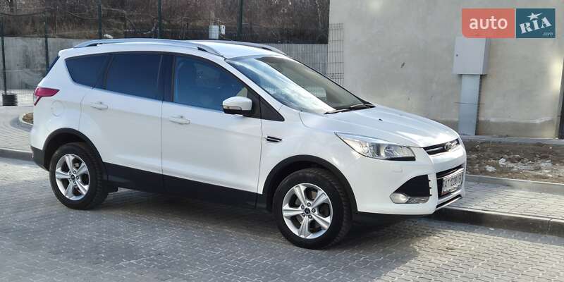 Внедорожник / Кроссовер Ford Kuga 2015 в Ивано-Франковске
