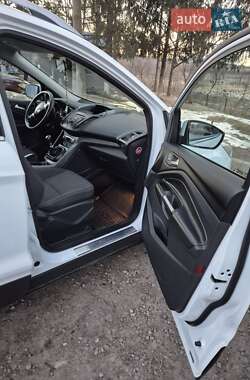 Внедорожник / Кроссовер Ford Kuga 2015 в 