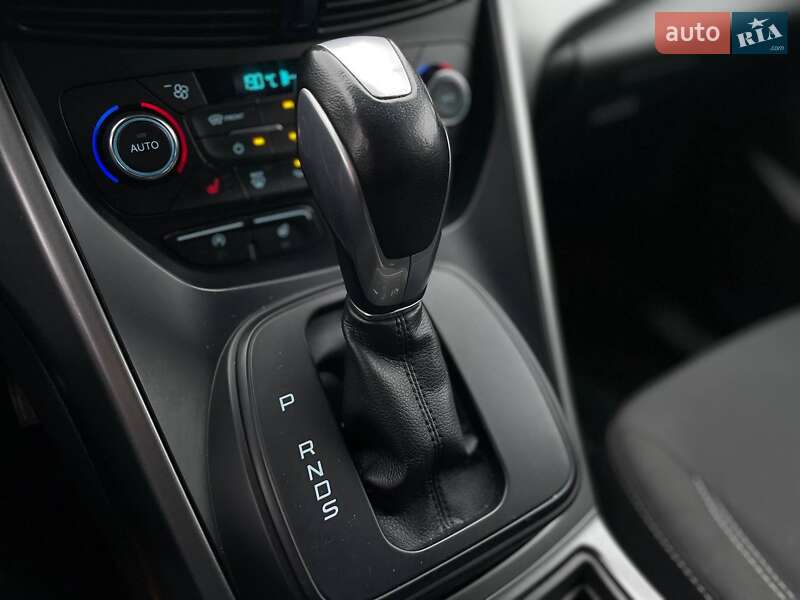 Внедорожник / Кроссовер Ford Kuga 2017 в Львове