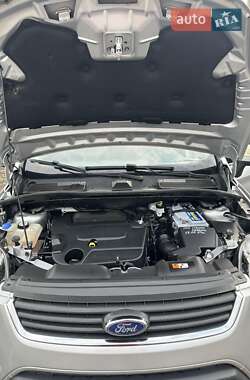 Внедорожник / Кроссовер Ford Kuga 2011 в 