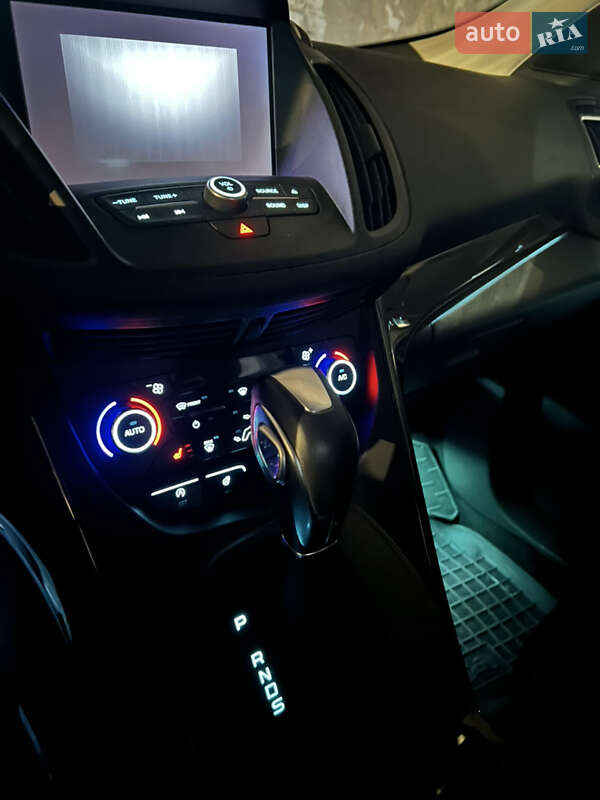 Внедорожник / Кроссовер Ford Kuga 2019 в Бершади
