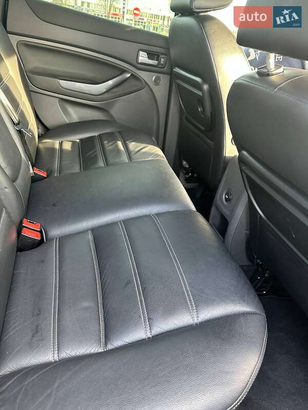 Внедорожник / Кроссовер Ford Kuga 2012 в Черкассах