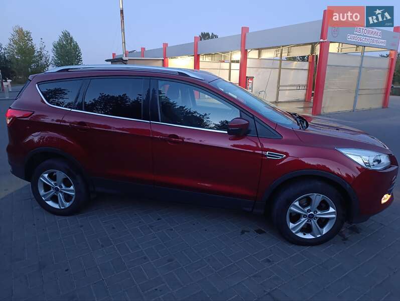 Внедорожник / Кроссовер Ford Kuga 2015 в Нововолынске фото 3 Внедорожник / Кроссовер Ford Kuga 2015 в Нововолынске