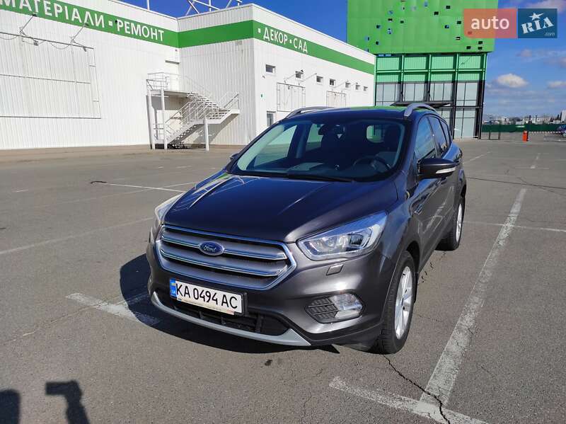 Внедорожник / Кроссовер Ford Kuga 2019 в 