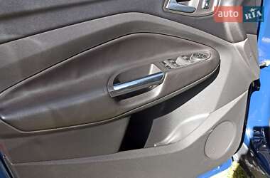 Внедорожник / Кроссовер Ford Kuga 2013 в 