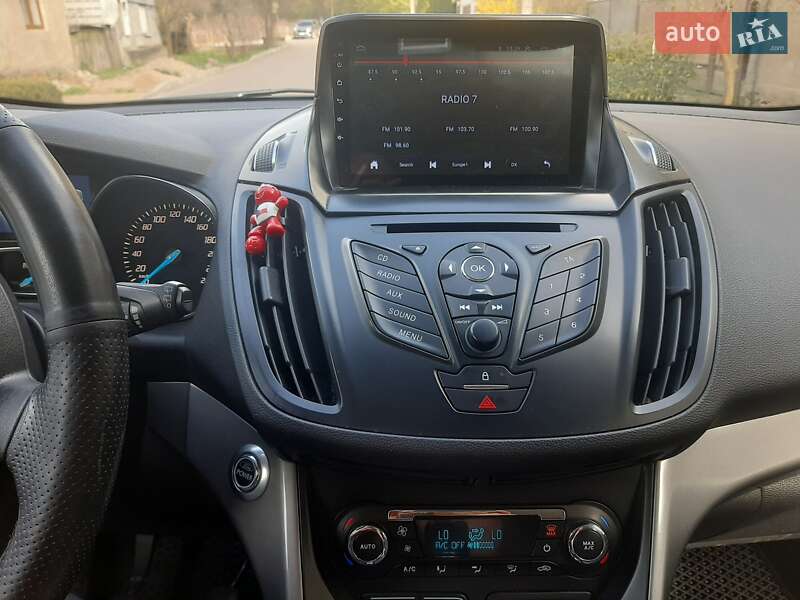 Внедорожник / Кроссовер Ford Kuga 2013 в Хусте